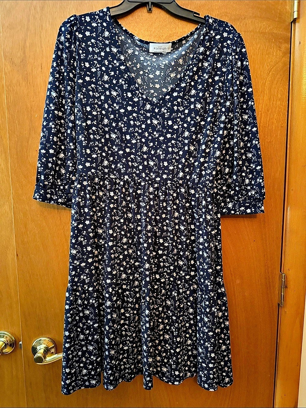 Kaileigh Floral Mini Dress in Navy & White Size Large